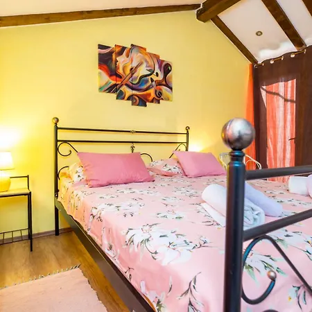 Svjetlana Tatil Evi *